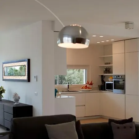 Sleeps 6 Air Con
