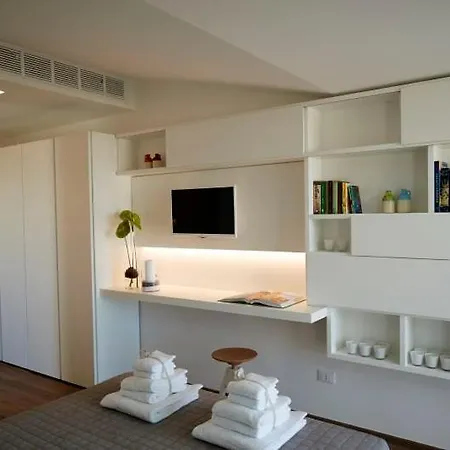 Sleeps 6 Air Con *