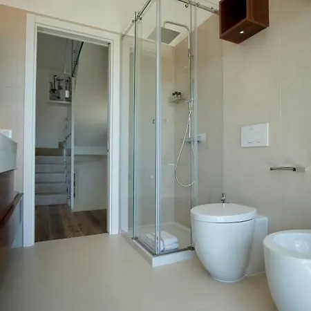 Sleeps 6 Air Con * 폴리나노 아마레