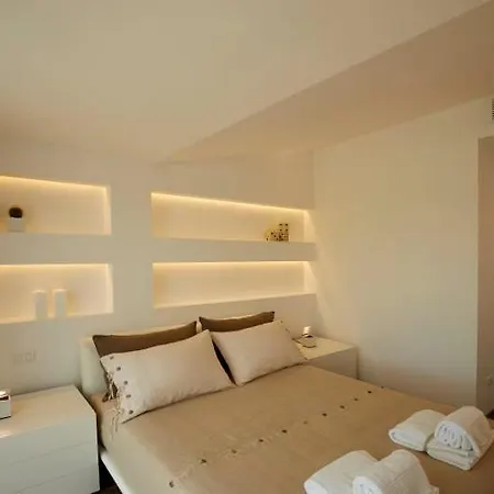 Sleeps 6 Air Con