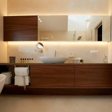 Sleeps 6 Air Con * 폴리나노 아마레