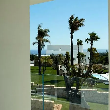 Sleeps 6 Air Con * 폴리나노 아마레